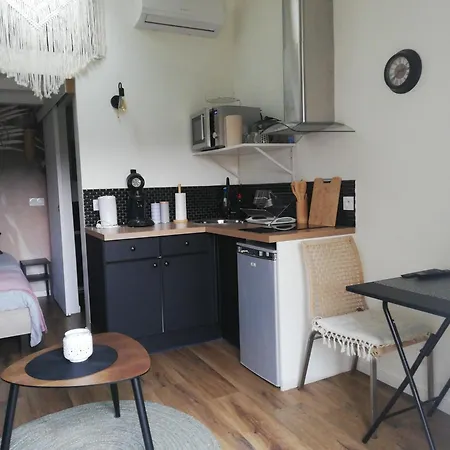 Petit Cocon Avec Terrasse Appartement LʼIsle-sur-la-Sorgue Buitenkant foto