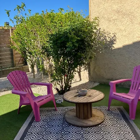 Petit Cocon Avec Terrasse Appartement LʼIsle-sur-la-Sorgue Buitenkant foto